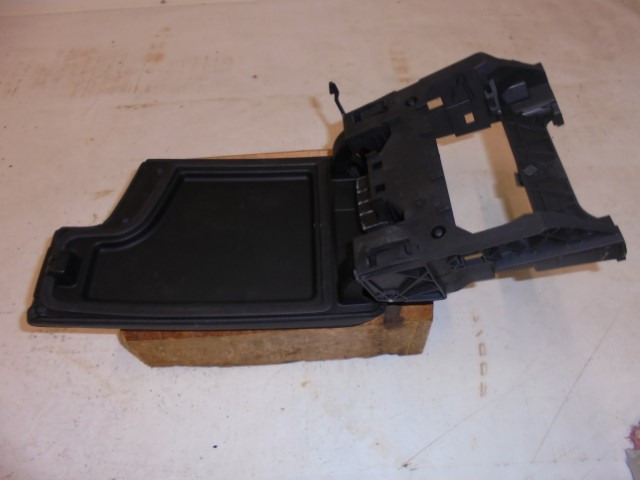 Mittelarmlehne_BMW_E90_E91_E116233221_GF_20_70042134_1_