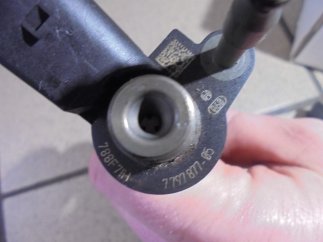 Vier_Einspritzd_sen_BMW_320d_E91_N47_Bj_2008_4_